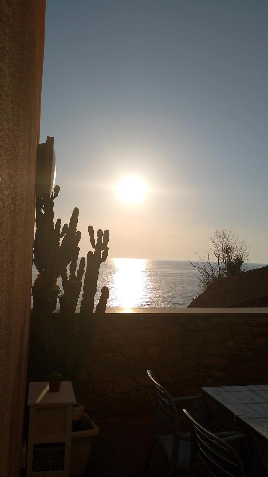L'Incanto Divino Di Fronte Solo L'Orizzonte! Riomaggiore Bagian luar foto